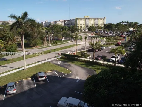 950 Hillcrest Drive Hollywood FL 33021