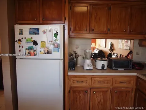 950 Hillcrest Drive Hollywood FL 33021