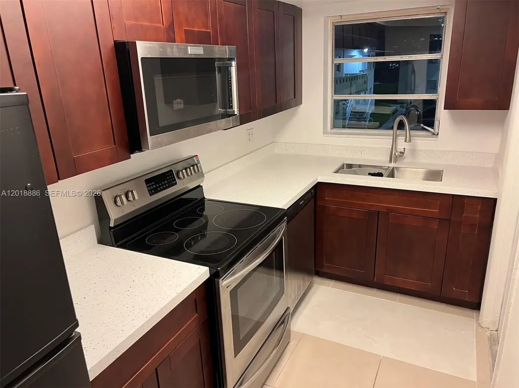 7324 SW 82nd Street Miami FL 33143