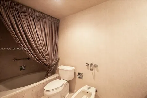 1800 NE 114th Street Miami FL 33181