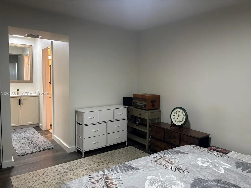 300 Berkley Road Hollywood FL 33024