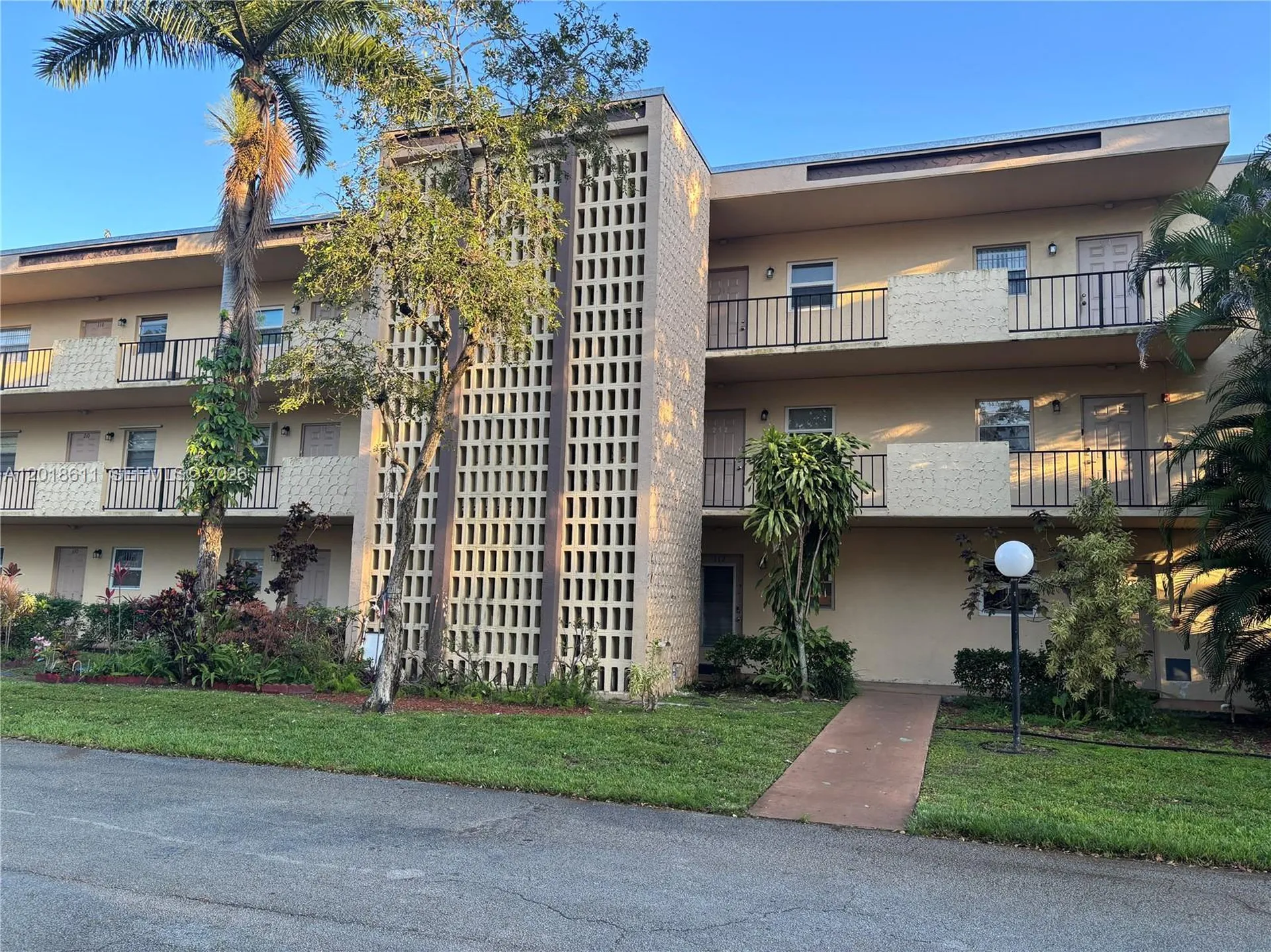 300 Berkley Road Hollywood FL 33024