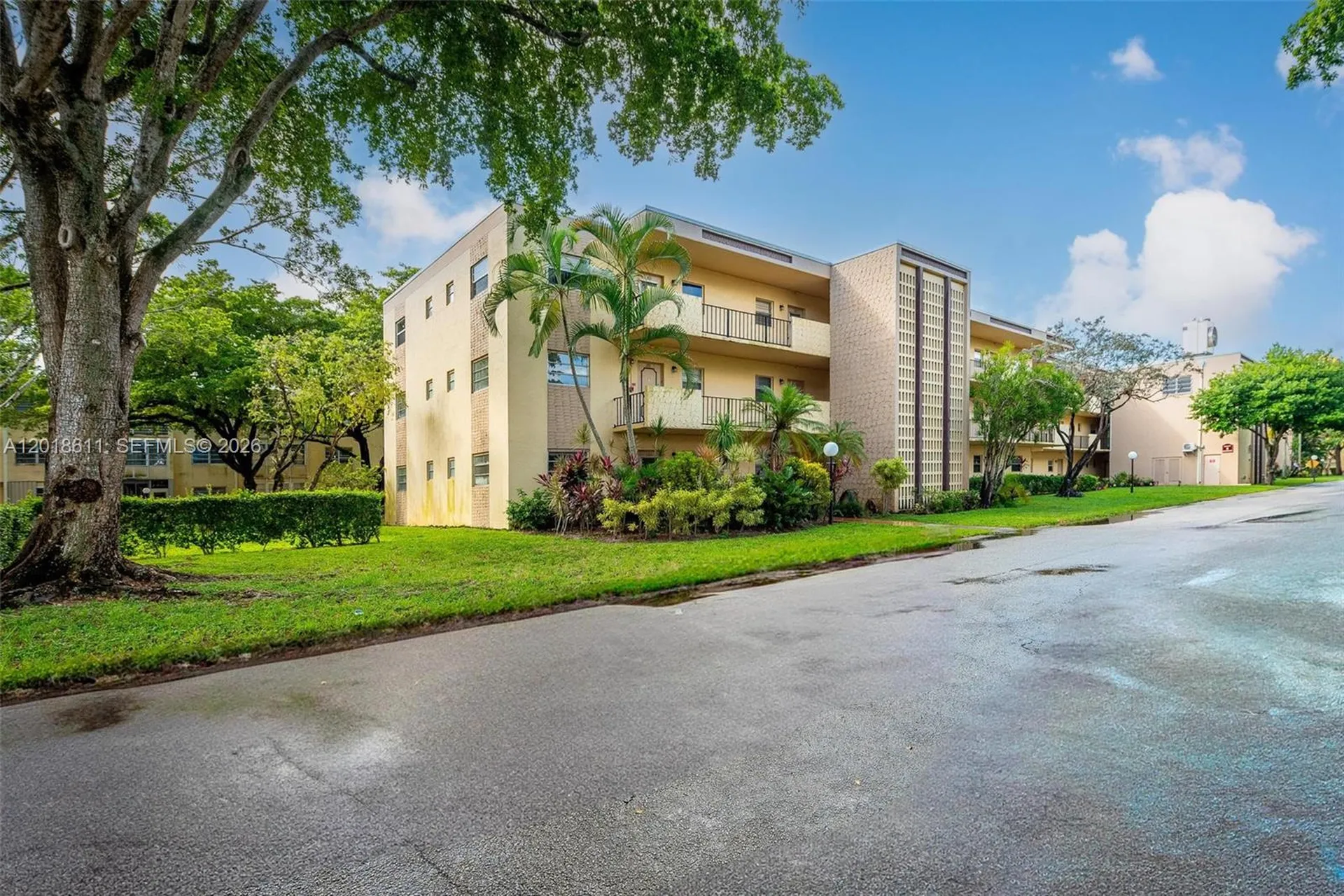 300 Berkley Road Hollywood FL 33024