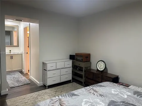 300 Berkley Road Hollywood FL 33024