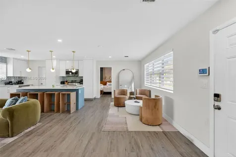 190 NE 173rd Street Miami FL 33162