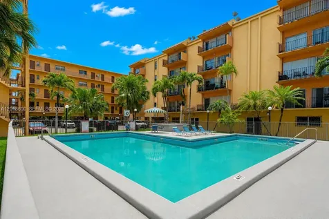 1900 W 54th Street Hialeah FL 33012