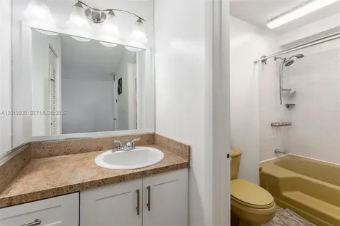 1900 W 54th Street Hialeah FL 33012