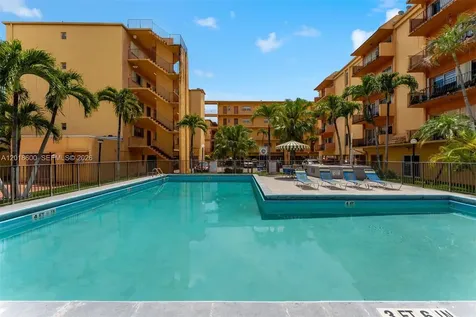 1900 W 54th Street Hialeah FL 33012