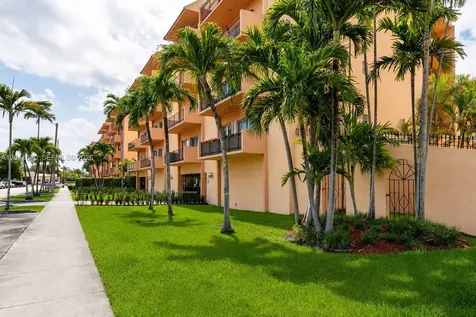 1900 W 54th Street Hialeah FL 33012