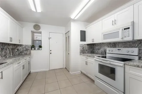 1900 W 54th Street Hialeah FL 33012