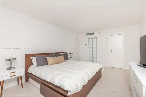 5555 Collins Avenue Miami Beach FL 33140