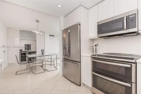5555 Collins Avenue Miami Beach FL 33140