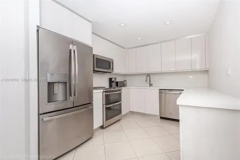5555 Collins Avenue Miami Beach FL 33140