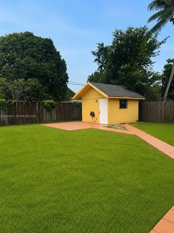 765 W 70th Place Hialeah FL 33014