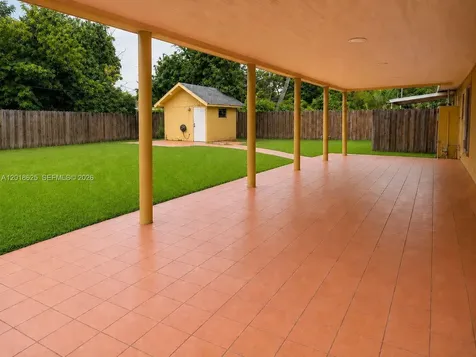 765 W 70th Place Hialeah FL 33014