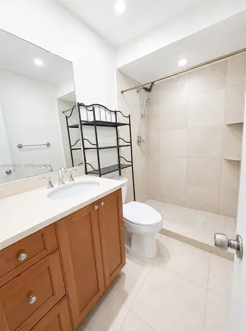 765 W 70th Place Hialeah FL 33014