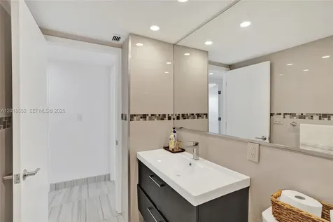 19370 Collins Avenue Sunny Isles Beach FL 33160