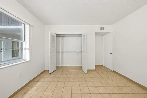 305 W 68th Street Hialeah FL 33014