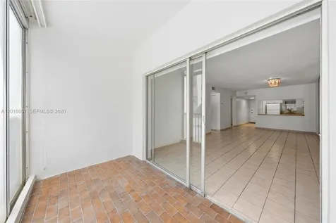 305 W 68th Street Hialeah FL 33014