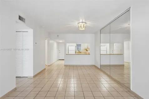 305 W 68th Street Hialeah FL 33014