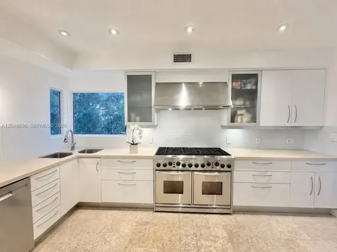 224 S Coconut Lane Miami Beach FL 33139