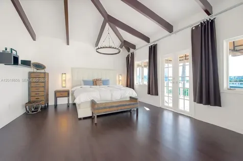 224 S Coconut Lane Miami Beach FL 33139