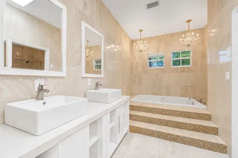 224 S Coconut Lane Miami Beach FL 33139