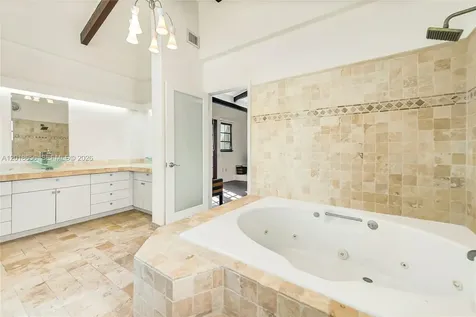 224 S Coconut Lane Miami Beach FL 33139