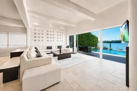 224 S Coconut Lane Miami Beach FL 33139