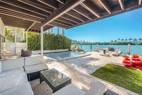 224 S Coconut Lane Miami Beach FL 33139