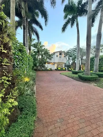 224 S Coconut Lane Miami Beach FL 33139
