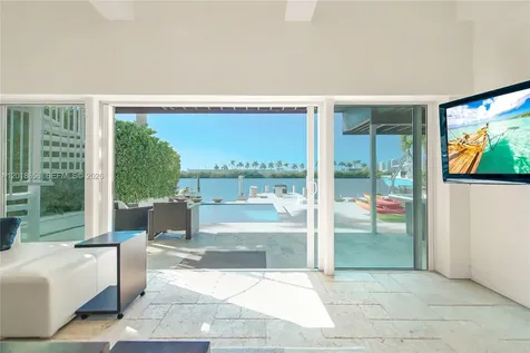 224 S Coconut Lane Miami Beach FL 33139
