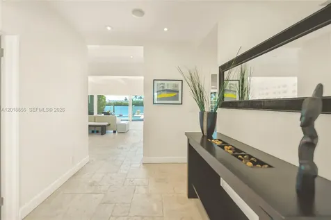 224 S Coconut Lane Miami Beach FL 33139