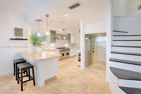 224 S Coconut Lane Miami Beach FL 33139
