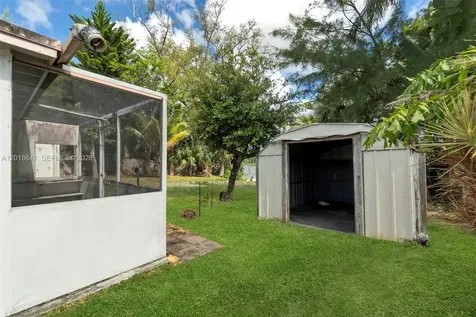 3411 SW 35th Street West Park FL 33023
