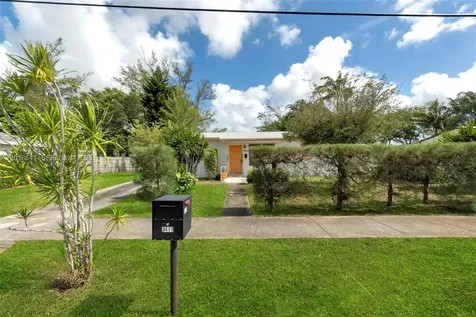 3411 SW 35th Street West Park FL 33023