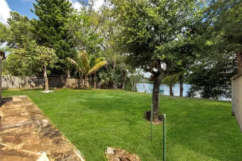 3411 SW 35th Street West Park FL 33023