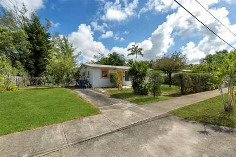 3411 SW 35th Street West Park FL 33023