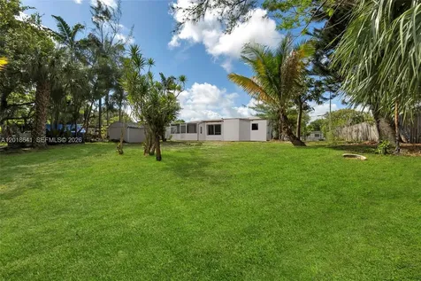 3411 SW 35th Street West Park FL 33023