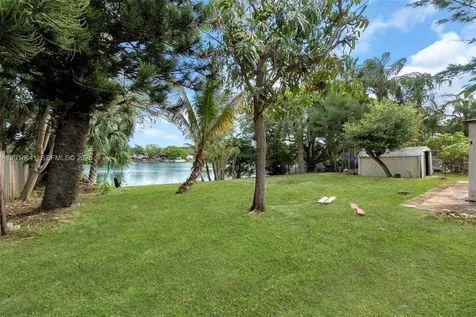 3411 SW 35th Street West Park FL 33023