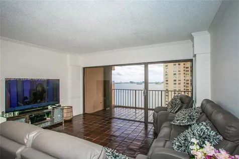 1800 NE 114th Street Miami FL 33181
