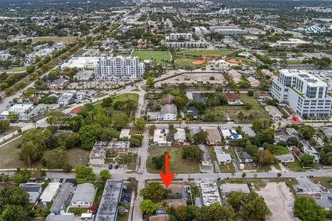 923 SE 2nd Avenue Hallandale Beach FL 33009
