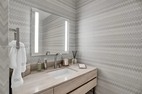 18975 Collins Avenue Sunny Isles Beach FL 33160