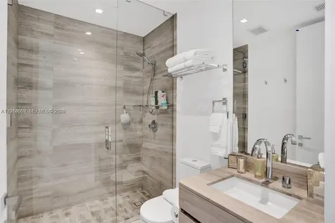 18975 Collins Avenue Sunny Isles Beach FL 33160