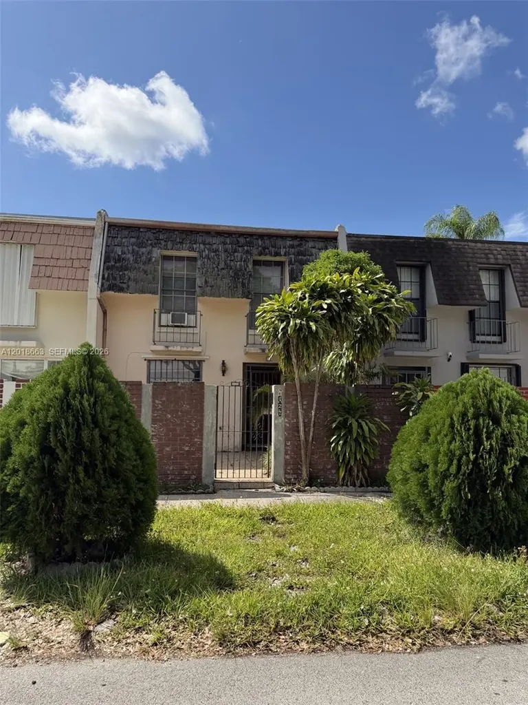 9127 SW 96th Avenue Miami FL 33176