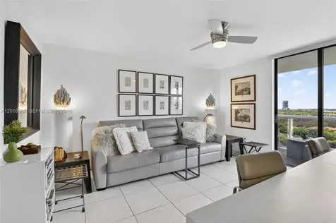 20505 E Country Club Drive Aventura FL 33180