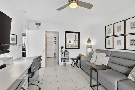 20505 E Country Club Drive Aventura FL 33180