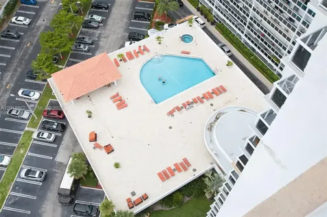 20505 E Country Club Drive Aventura FL 33180