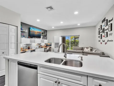 5779 NW 116th Avenue Doral FL 33178