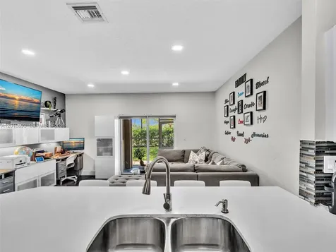 5779 NW 116th Avenue Doral FL 33178